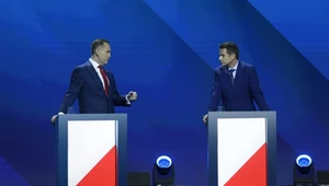 Karol Nawrocki i Rafał Trzaskowski podczas debaty w TVP przed pierwszą turą wyborów prezydenckich 2025