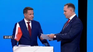 Zignorowali ustaloną zasadę. W trakcie dyskusji użyli gadżetów