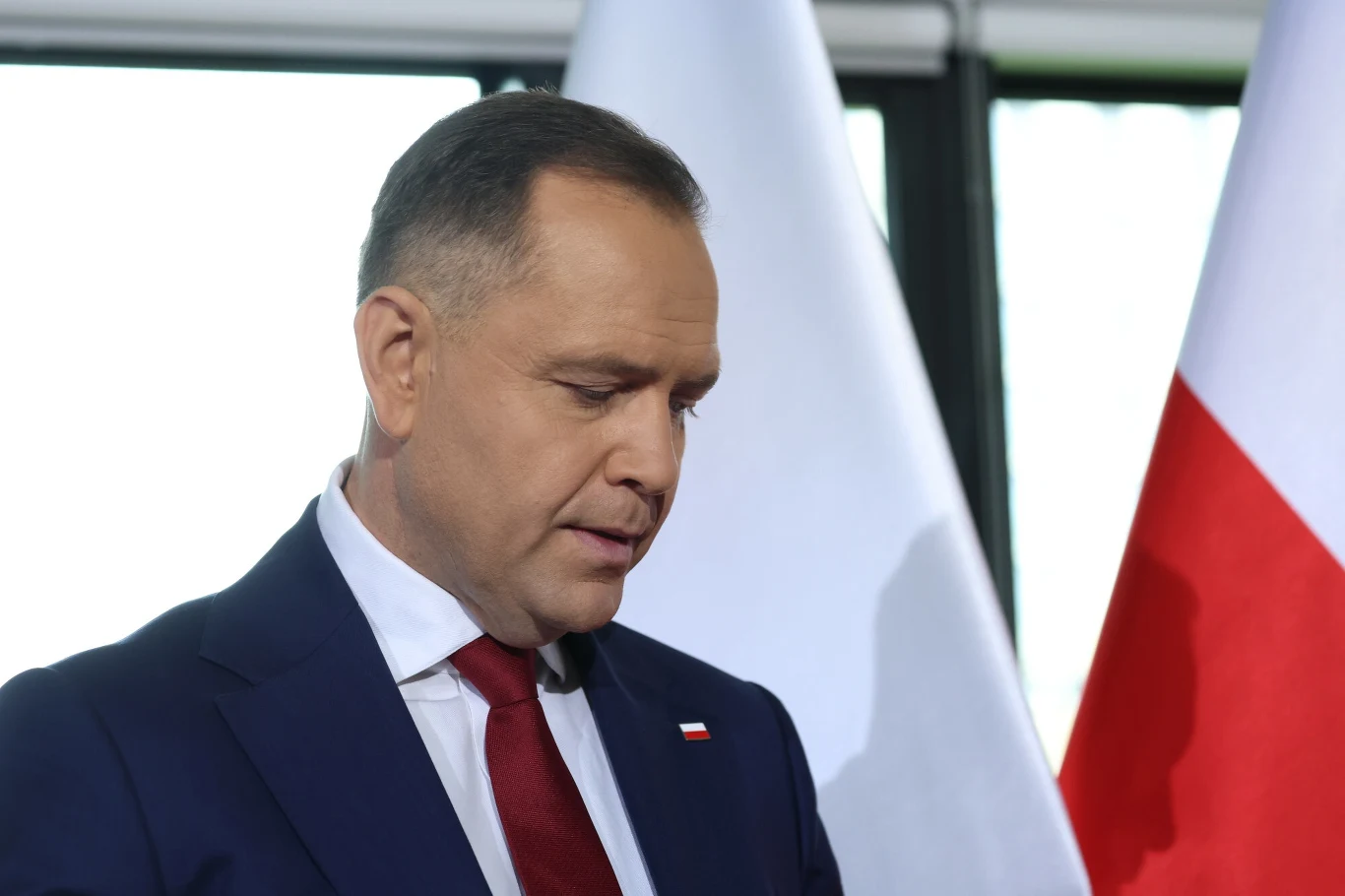 Karol Nawrocki zażył saszetkę nikotynową w trakcie debaty z Rafałem Trzaskowskim. Głos w sprawie zabrała minister zdrowia Izabela Leszczyna
