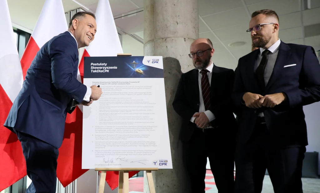 Karol Nawrocki podpisał deklarację z postulatami stowarzyszenia "Tak dla CPK"