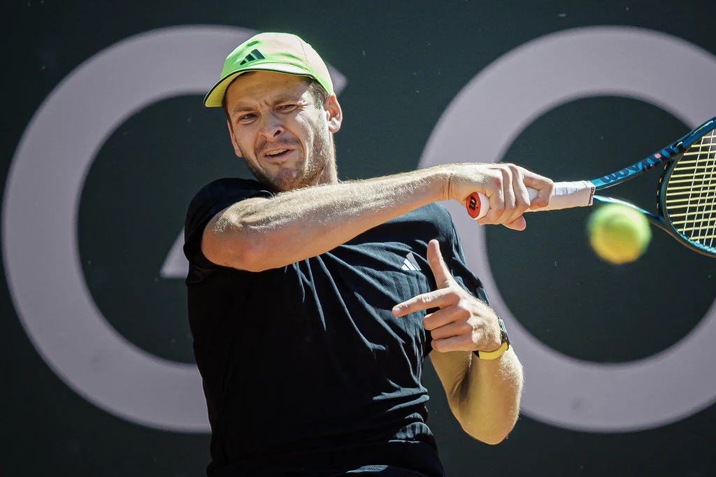 Hubert Hurkacz rywalizował z Novakiem Djokoviciem o tytuł ATP 250 w Genewie