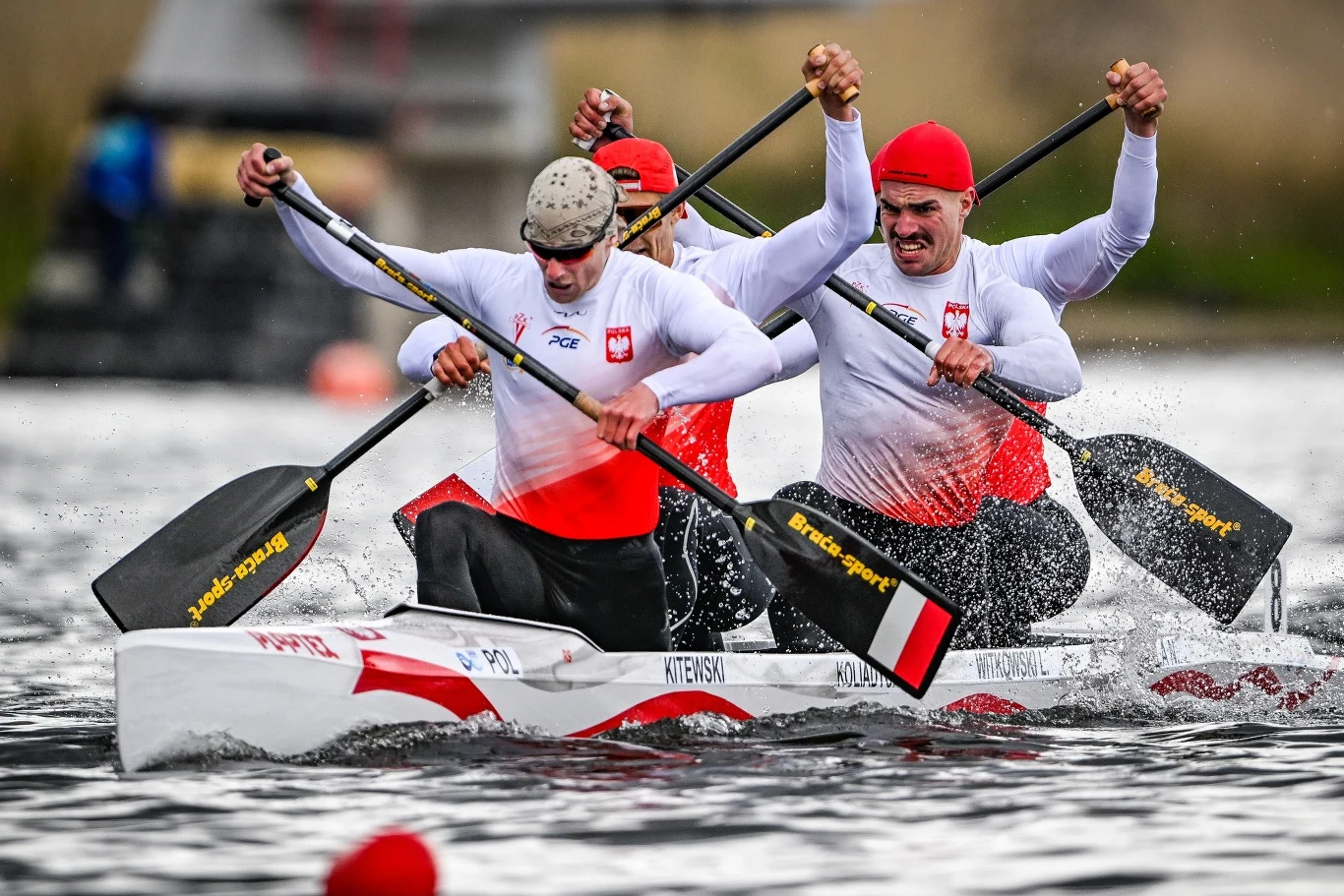 Polska kanadyjkowa czwórka w akcji