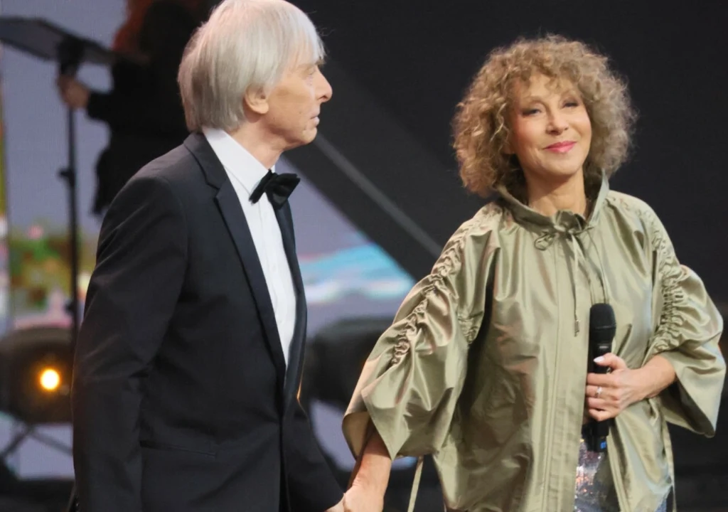 Włodzimierz Korcz i Alicja Majewska w trakcie występu na Polsat Hit Festiwalu