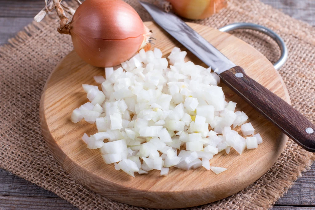 Dlaczego płaczemy przy krojeniu cebuli?