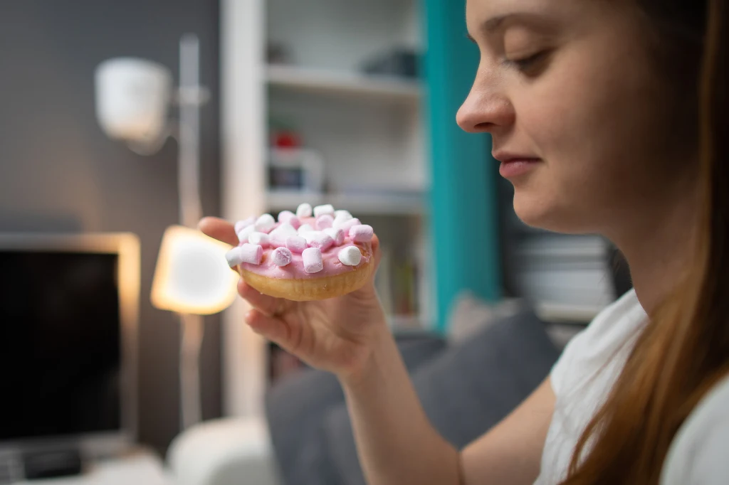 Ochota na coś słodkiego do zjedzenia tuż po posiłku to ważny sygnał Ochota na coś słodkiego do zjedzenia tuż po posiłku oznacza, że w organizmie może rozwijać się insulinooporność lub stan przedcukrzycowy