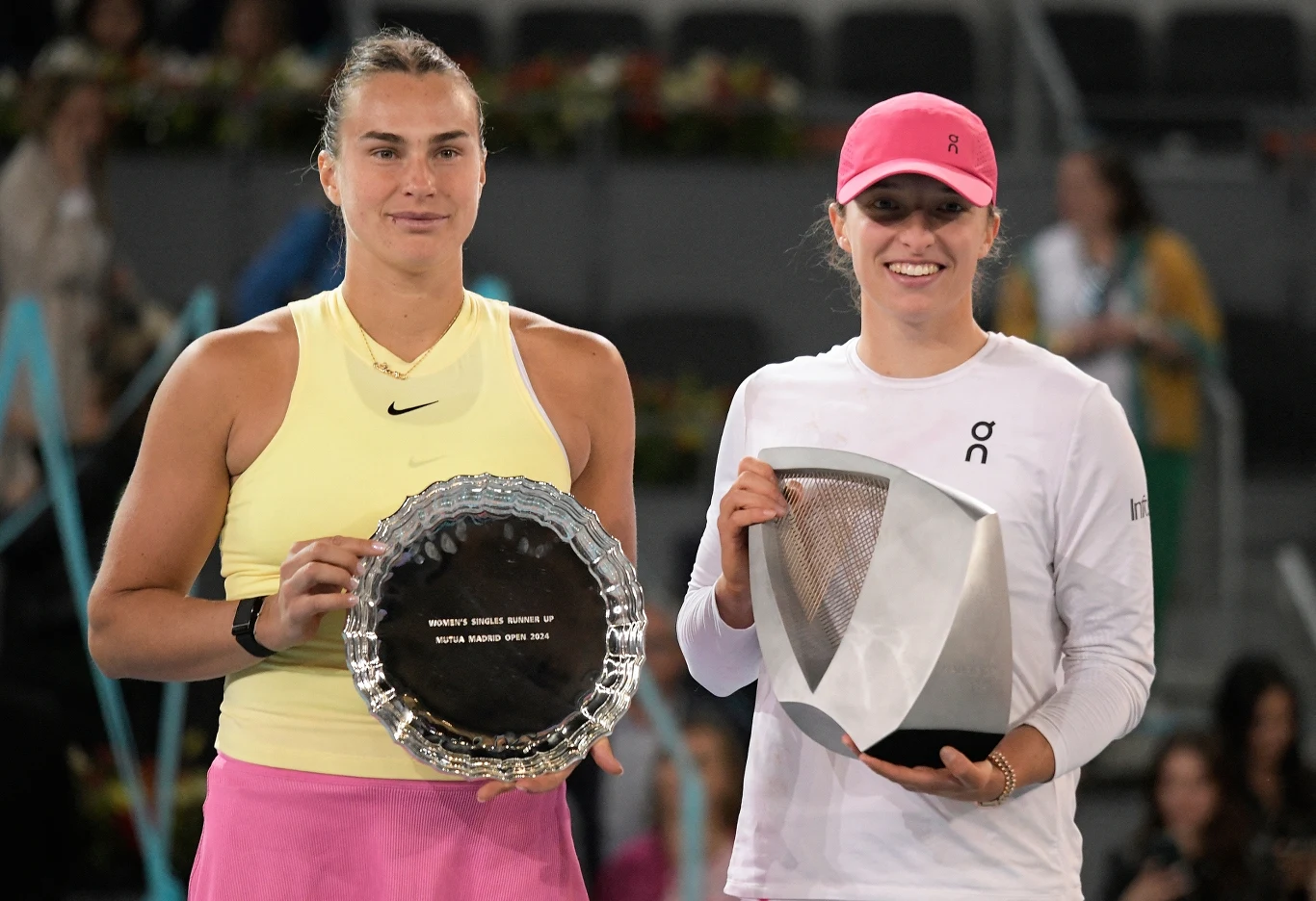 Maj 2024. Aryna Sabalenka i Iga Świątek po finale turnieju w Madrycie