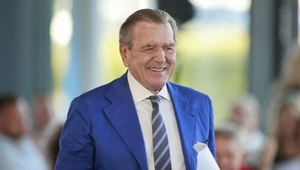 Zablokowano konto bankowe byłego kanclerza. Chodzi o przelewy z Rosji