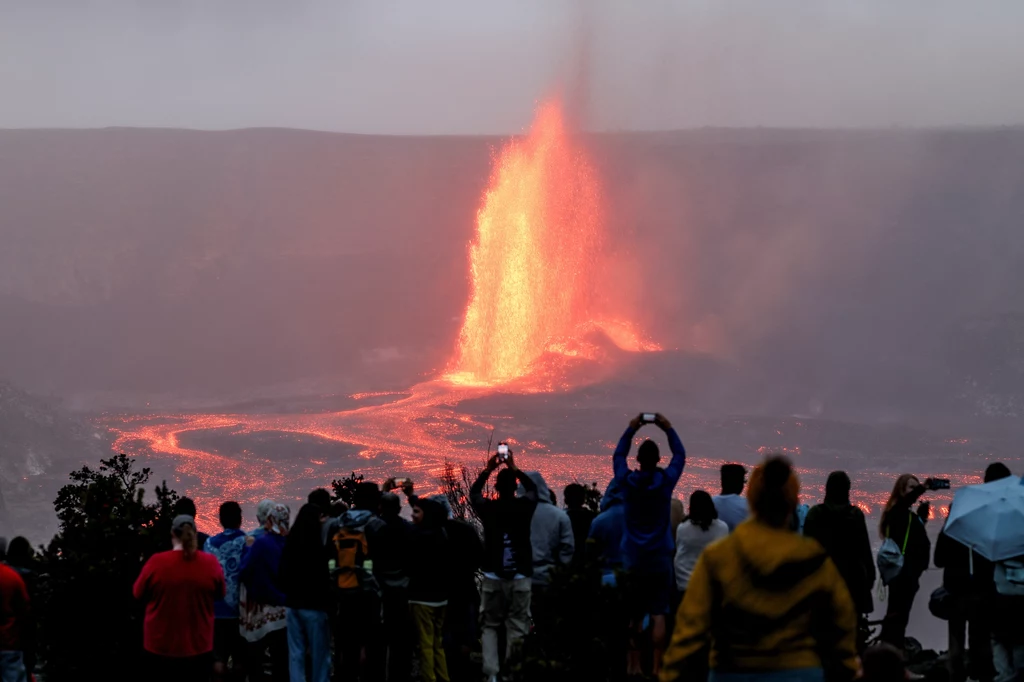 Wulkan Kilauea od grudnia wyrzuca z siebie masę lawy
