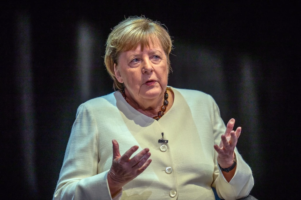 Angela Merkel krytykuje kontrole na granicach prowadzone przez obecne władze Niemiec. Angela Merkel krytykuje kontrole na granicach prowadzone przez obecne władze Niemiec.