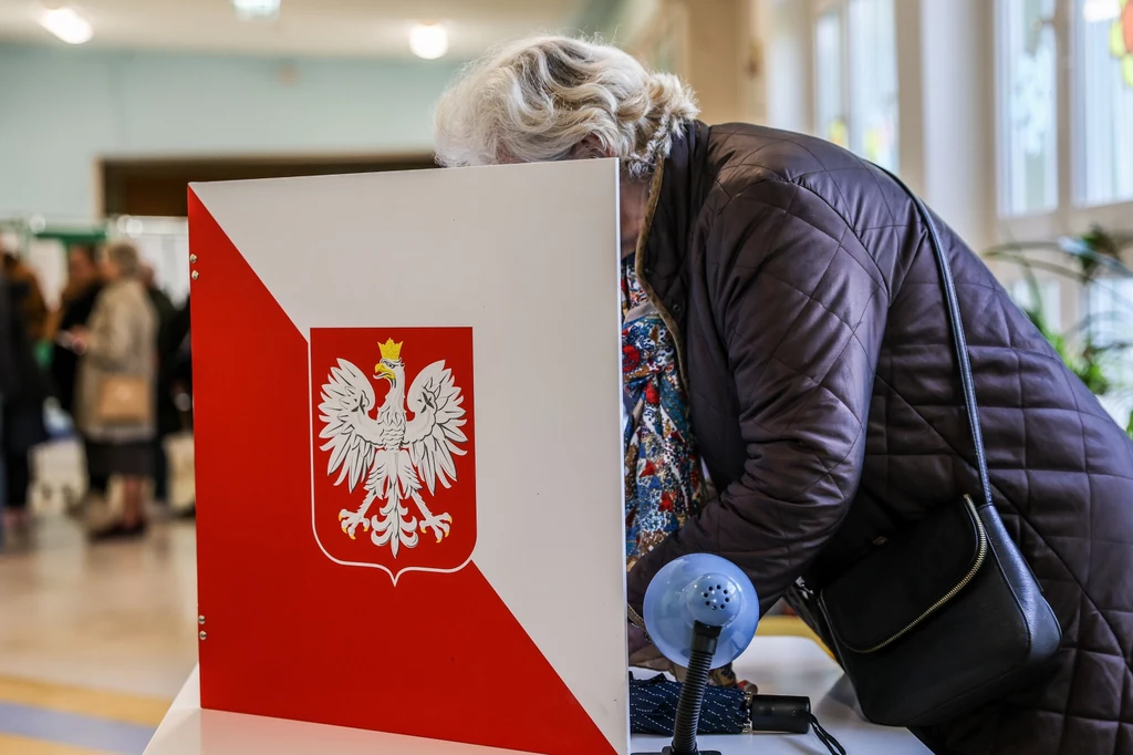 Wybory prezydenckie 2025. Tego nie można robić w lokalu wyborczym Wybory prezydenckie 2025. Tego nie można robić w lokalu wyborczym