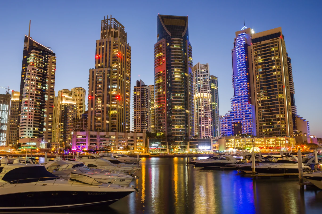 Klimatyczna marina w Dubaju 