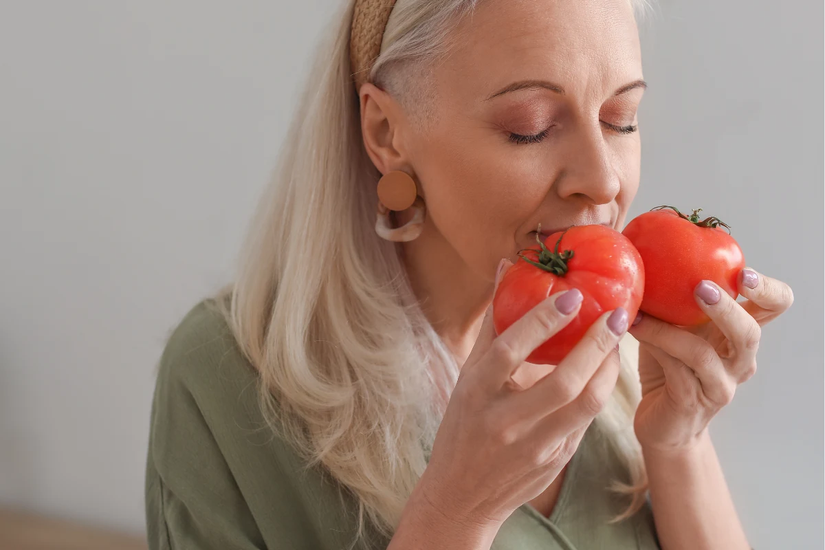 W diecie NiMe powinno się spożywać różne rodzaje warzyw - zarówno surowych, jak i gotowanych - oraz urozmaicać dietę sezonowymi owocami i roślinami strączkowymi W diecie NiMe powinno się spożywać różne rodzaje warzyw - zarówno surowych, jak i gotowanych - oraz urozmaicać dietę sezonowymi owocami i roślinami strączkowymi