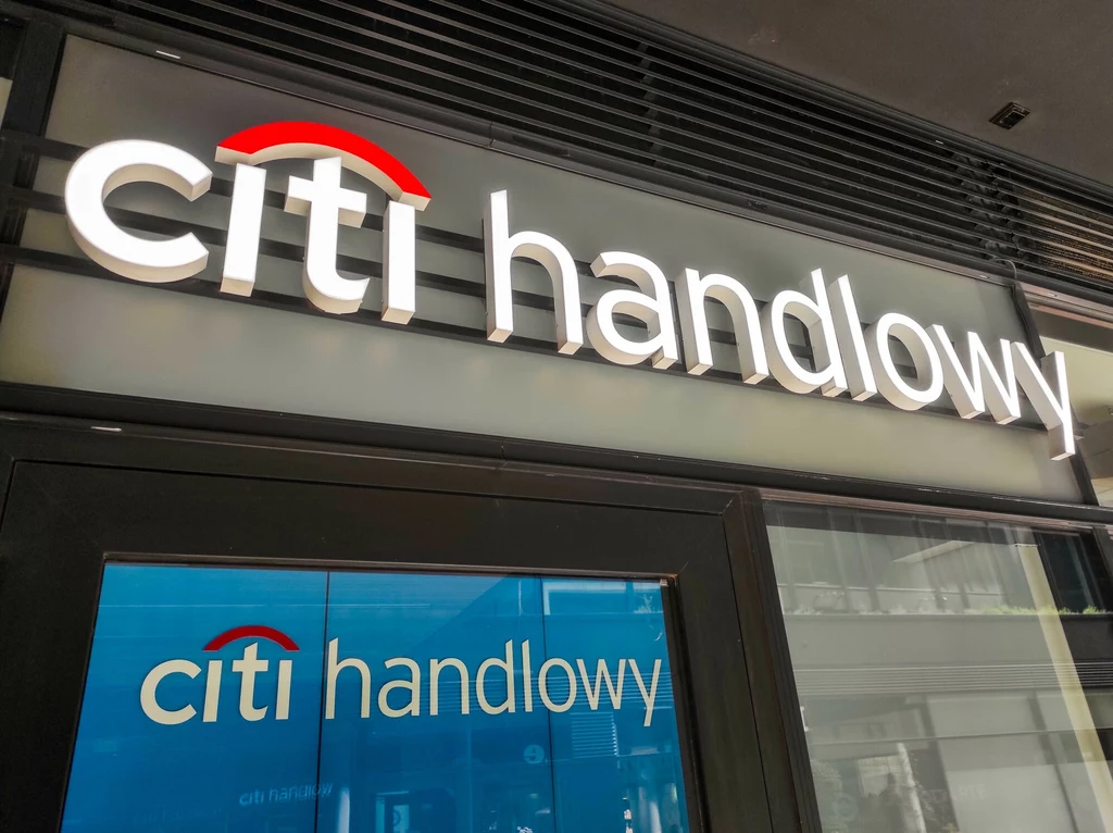 Bank Handlowy ma umowę sprzedaży działalności detalicznej banku na rzecz VeloBanku