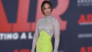 Ma 55 lat i ciało bogini. Jennifer Lopez zachowuje formę bez katorżniczych ćwiczeń i ścisłej diety