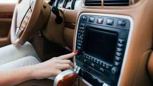 Nowy podatek za radio w samochodzie. Kierowcy są wściekli