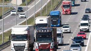 Mandaty za jazdę na zderzaku. Policja używa nowego sprzętu