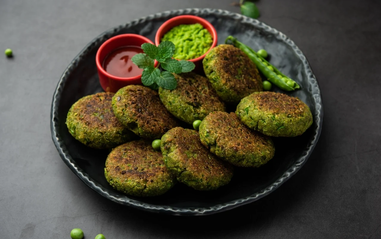 Wegańskie burgery z bobu i bakłażana