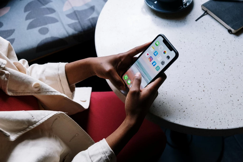 iOS 26 pojawi się zamiast iOS 19. Apple stawia na zmiany. iOS 26 pojawi się zamiast iOS 19. Apple stawia na zmiany.