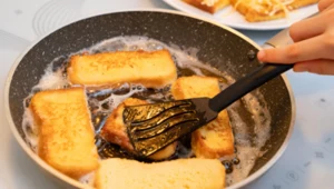 Szybkie grzanki z patelni z przepisu babci - chrupiące i pyszne, że palce lizać