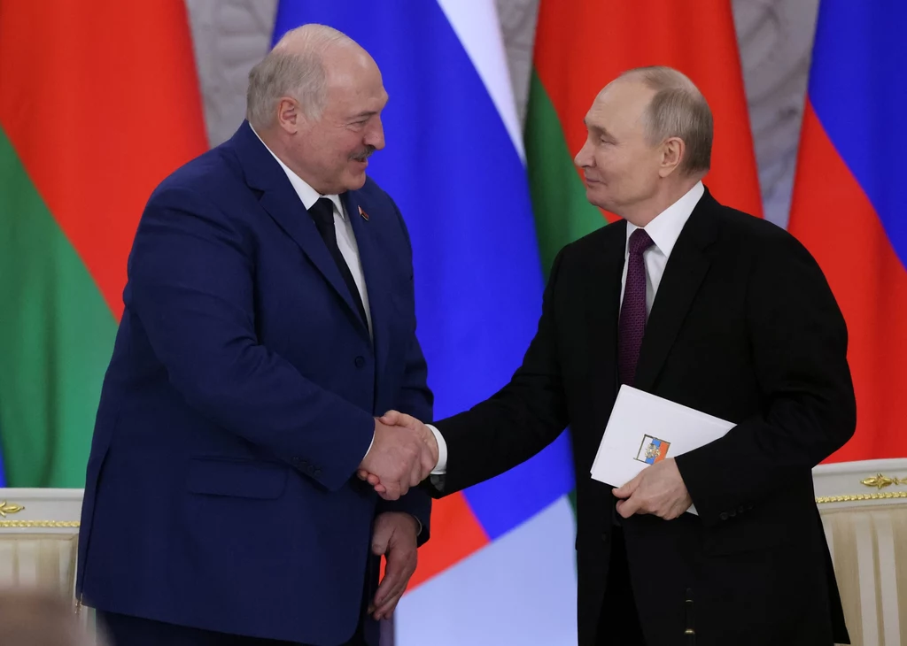 Rosja planuje rozmieścić wiele systemów Oresznik na terytorium Białorusi, na zdj. Alaksandr Łukaszenka i Władimir Putin Rosja planuje rozmieścić wiele systemów Oresznik na terytorium Białorusi, na zdj. Alaksandr Łukaszenka i Władimir Putin