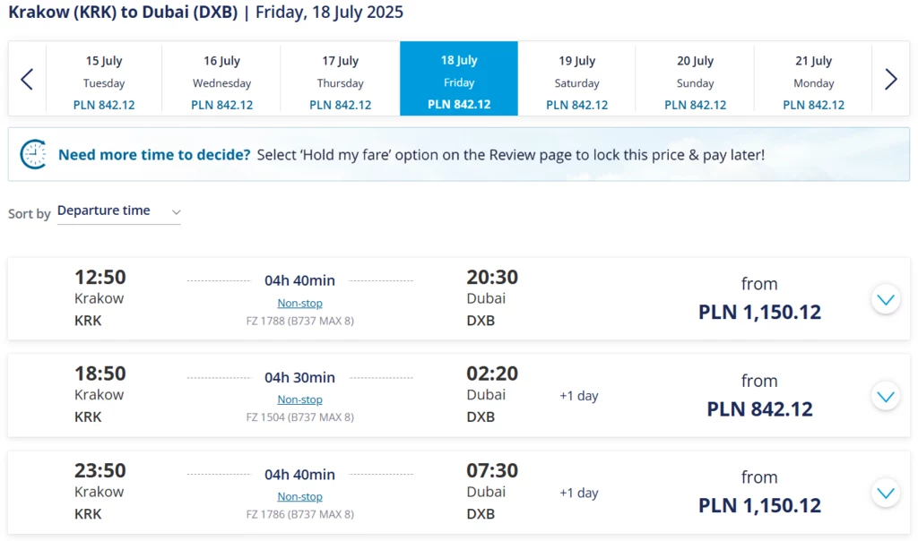 Flydubai zwiększa liczbę połączeń z Polski. W wakacje będzie więcej lotów do Dubaju z Krakowa, Poznania i Warszawy. Ekran prezentuje porównanie lotów z Krakowa do Dubaju w wybranym dniu, pokazując godziny odlotów, czas lotu, linie lotnicze, a także ceny biletów dla kilku opcji przelotu.