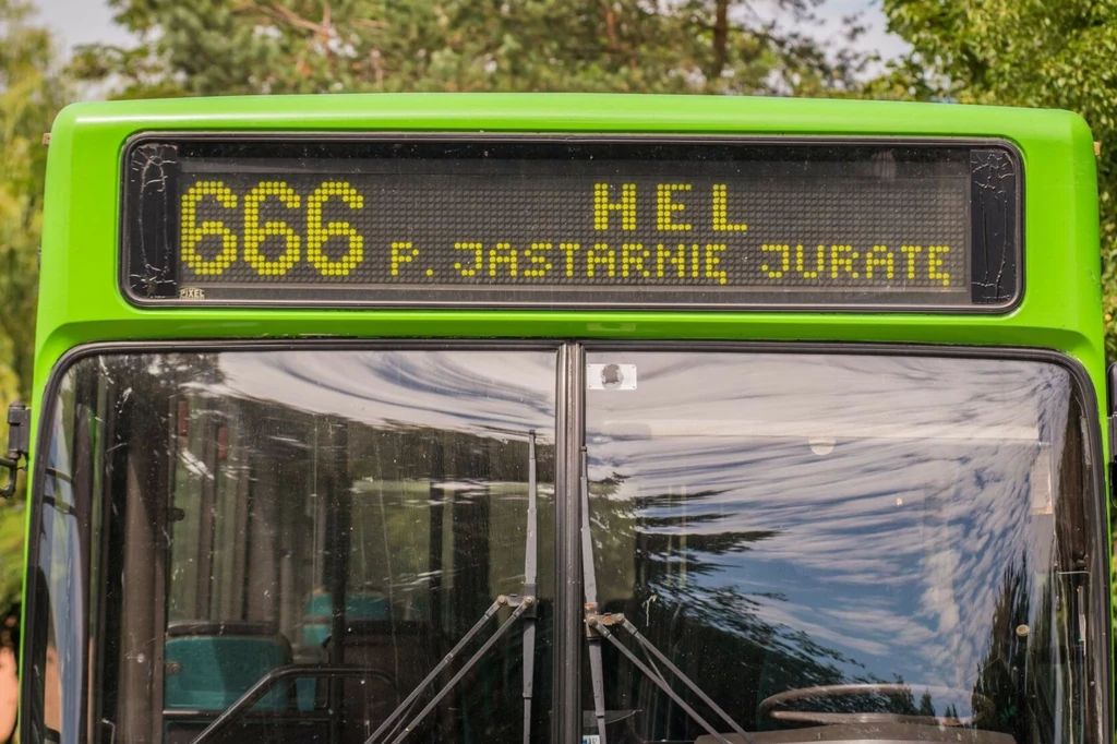 PKS Gdynia przywraca kultową linię "Highway to Hel". PKS Gdynia przywraca kultową linię "Highway to Hel".