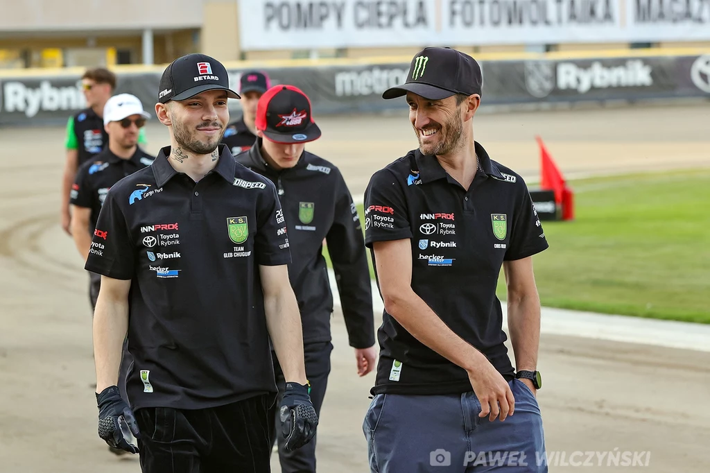Gleb Czugunow i Chris Holder rywalizują o miejsce w składzie ROW-u Rybnik. Gleb Czugunow i Chris Holder rywalizują o miejsce w składzie ROW-u Rybnik.