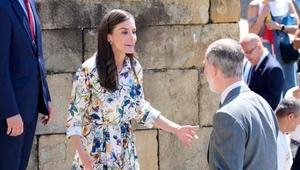 Królowa zainspirowała się księżną Kate? Ta sukienka jest w jej stylu