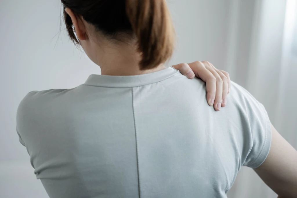 Nie każdy ból mięśni oznacza grypę. Czasem to sygnał, że w organizmie dzieje się coś bardziej poważnego Nie każdy ból mięśni oznacza grypę. Czasem to sygnał, że w organizmie dzieje się coś bardziej poważnego