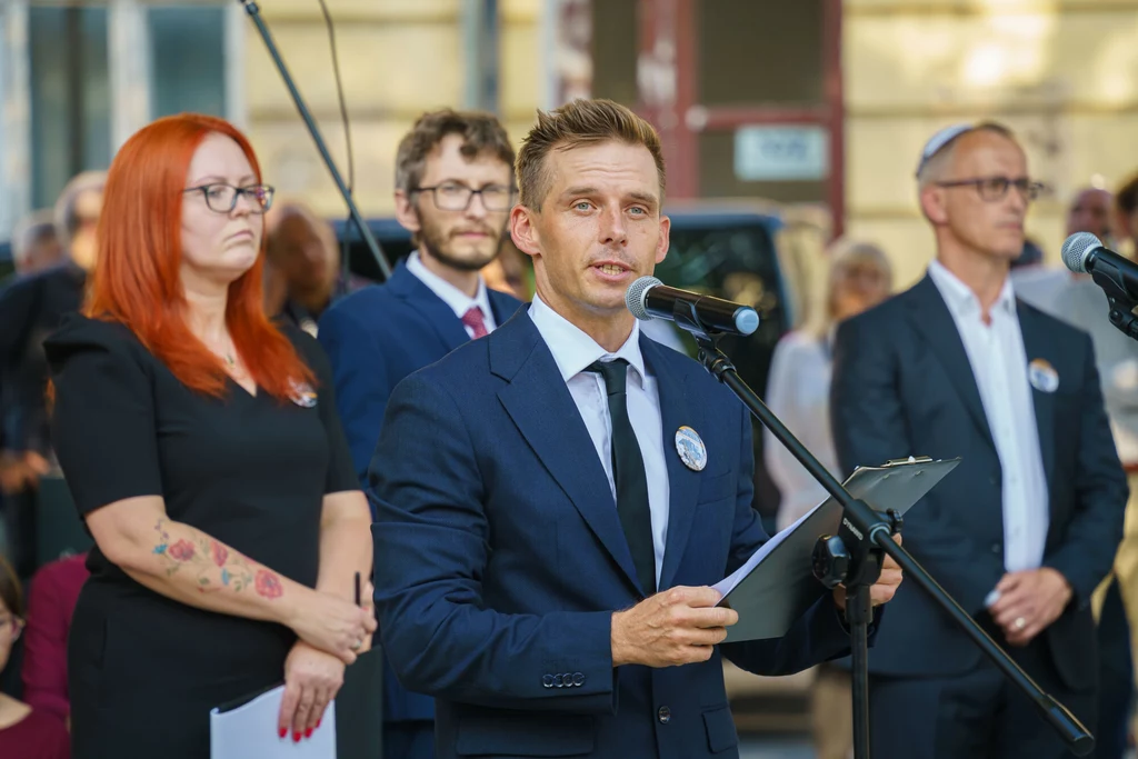 Dariusz Popiela Dariusz Popiela