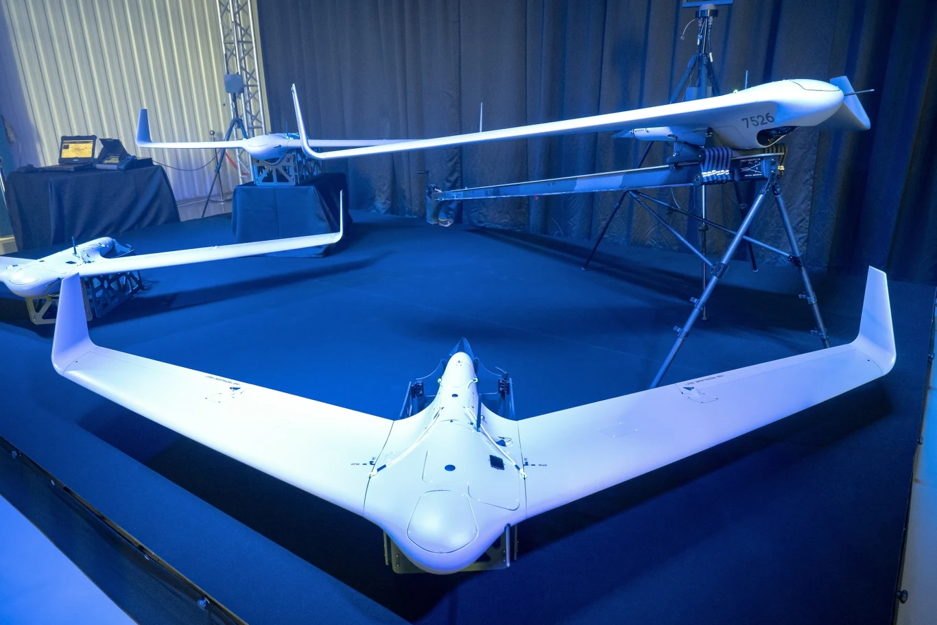 Prezentacja systemu bezzałogowych statków powietrznych klasy mini kryptonim "Wizjer" w Wojskowych Zakładach Lotniczych Nr 2 SA w Bydgoszczy