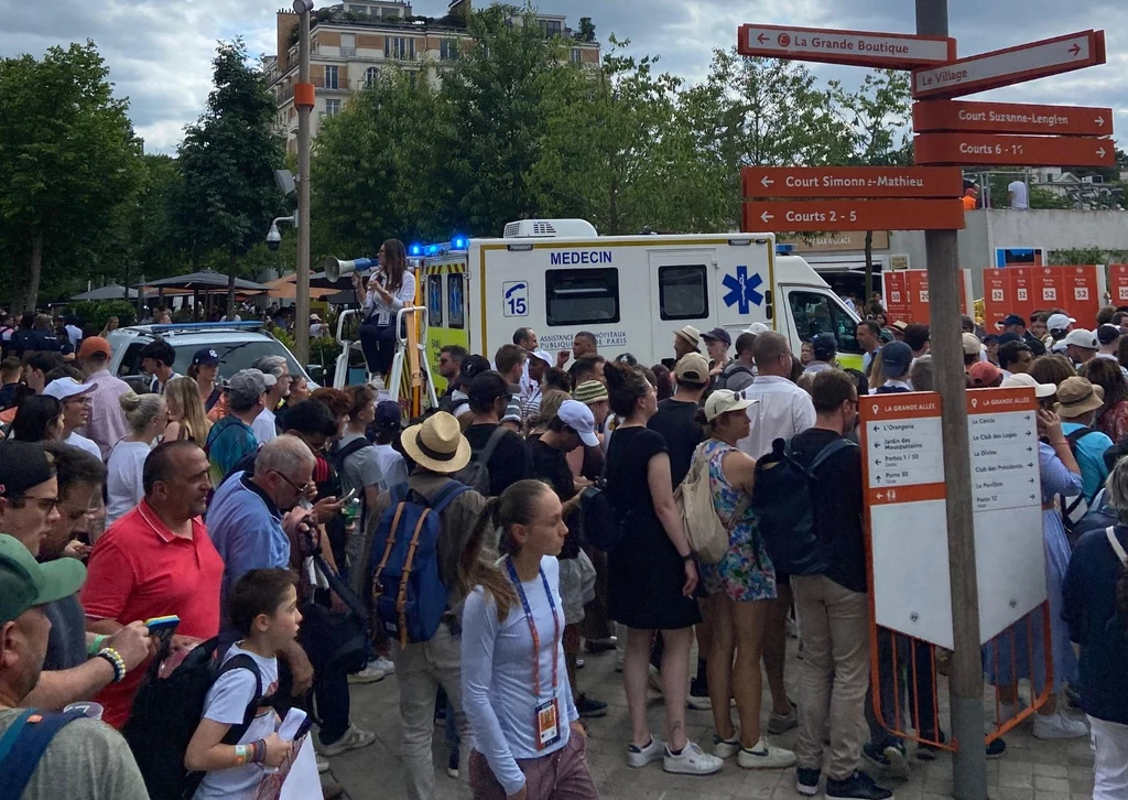 Miejsce, w którym doszło do interwencji lekarzy i straży podczas French Open
