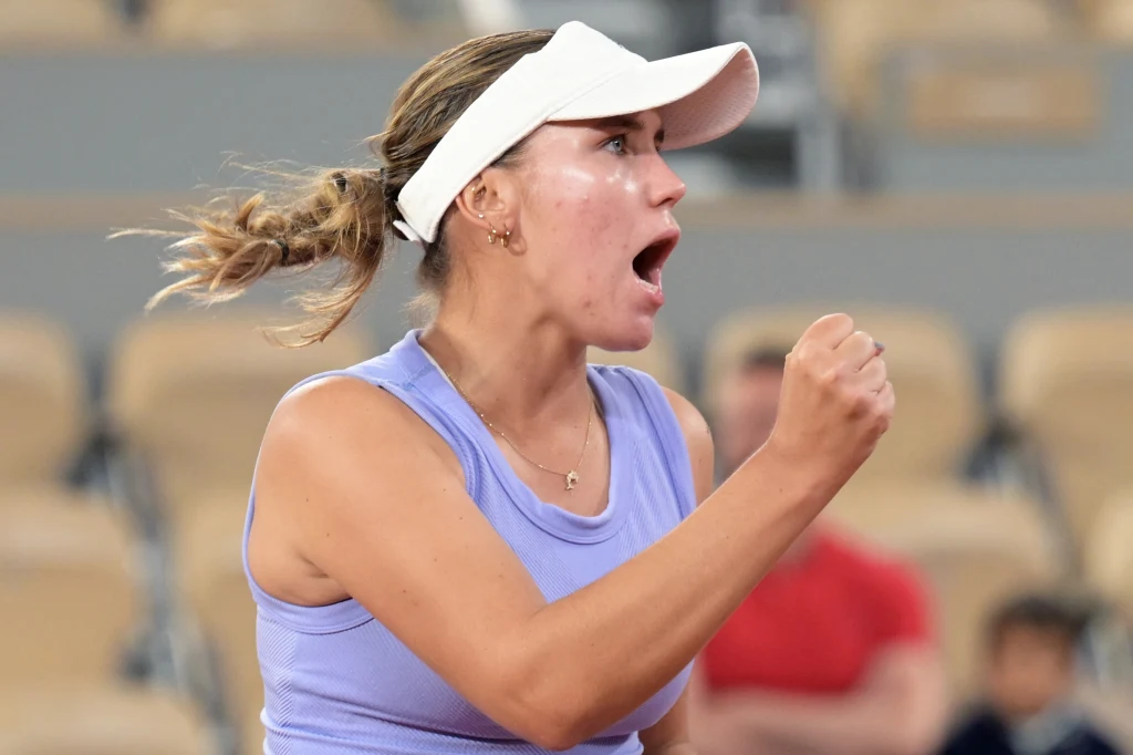Sofia Kenin Sofia Kenin rywalizowała z Wiktorią Azarenką o awans do trzeciej rundy Roland Garros