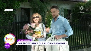 Urodzinowa niespodzianka dla Alicji Majewskiej. Olek Sikora, bukiet kwiatów i tajemniczy słoik