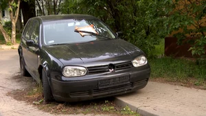 Porzucone wraki na ulicach. To problem dla środowiska