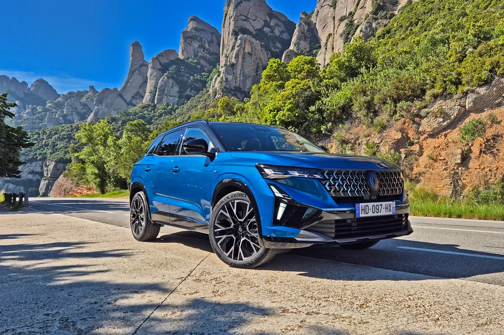 Renault Austral otrzymał całkowicie przeprojektowany przód Renault Austral otrzymał całkowicie przeprojektowany przód