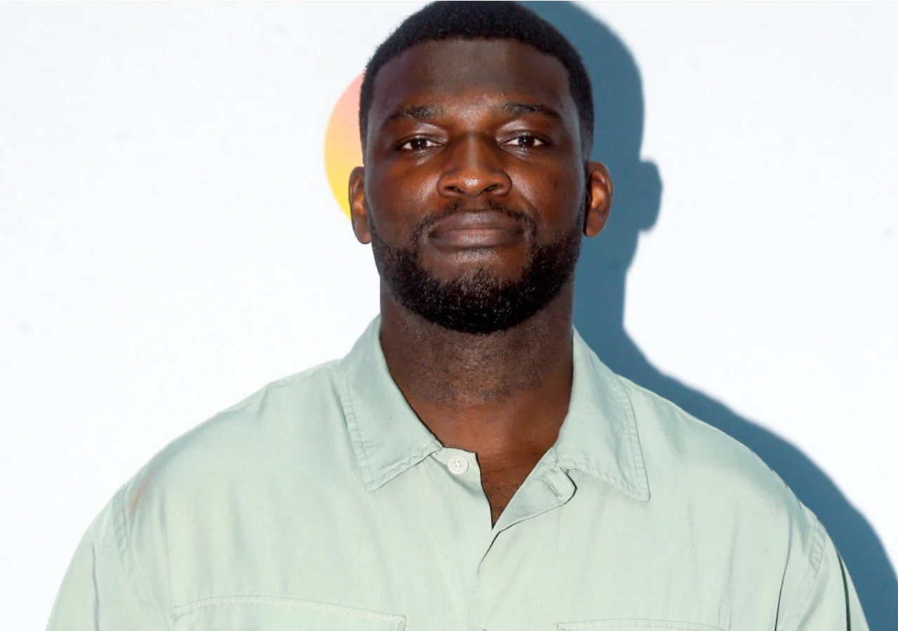 Izu Ugonoh Izu Ugonoh