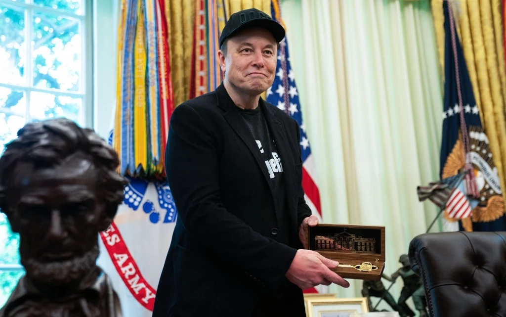 Elon Musk w Gabinecie Owalnym wspólnie z Donaldem Trumpem odpowiadał na pytania dziennikarzy Elon Musk w Gabinecie Owalnym wspólnie z Donaldem Trumpem odpowiadał na pytania dziennikarzy