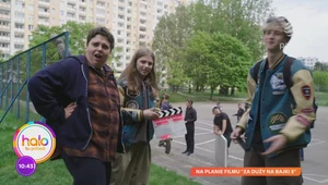 Na planie "Za dużego na bajki 3". Bohaterowie i bohaterki oprowadzają po kulisach