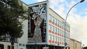 Jak zdobyć darmowe mieszkanie i pracę w największej hucie stali Niemiec?