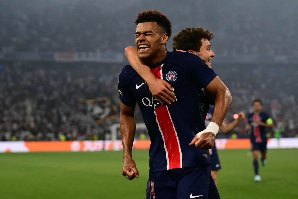 Piłkarze PSG cieszą się z bramki w finale Ligi Mistrzów Piłkarze PSG cieszą się z bramki w finale Ligi Mistrzów