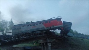 Rosyjski pociąg wojskowy wysadzony w powietrze. Kijów komentuje