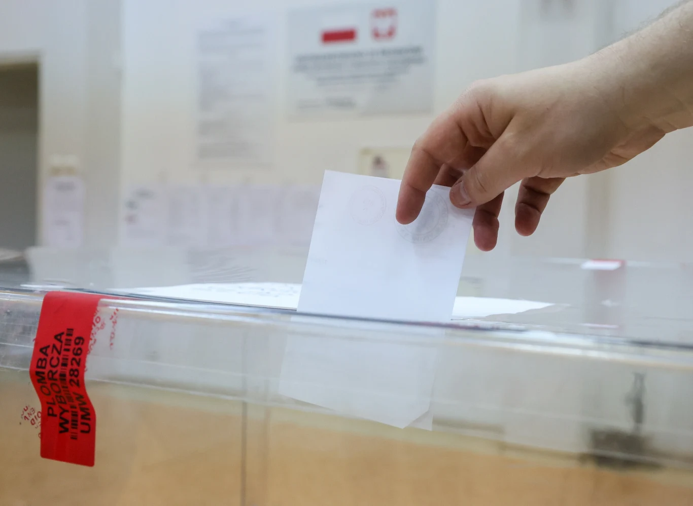 PKW podała nowe dane o frekwencji w wyborach prezydenckich PKW podała nowe dane o frekwencji w wyborach prezydenckich