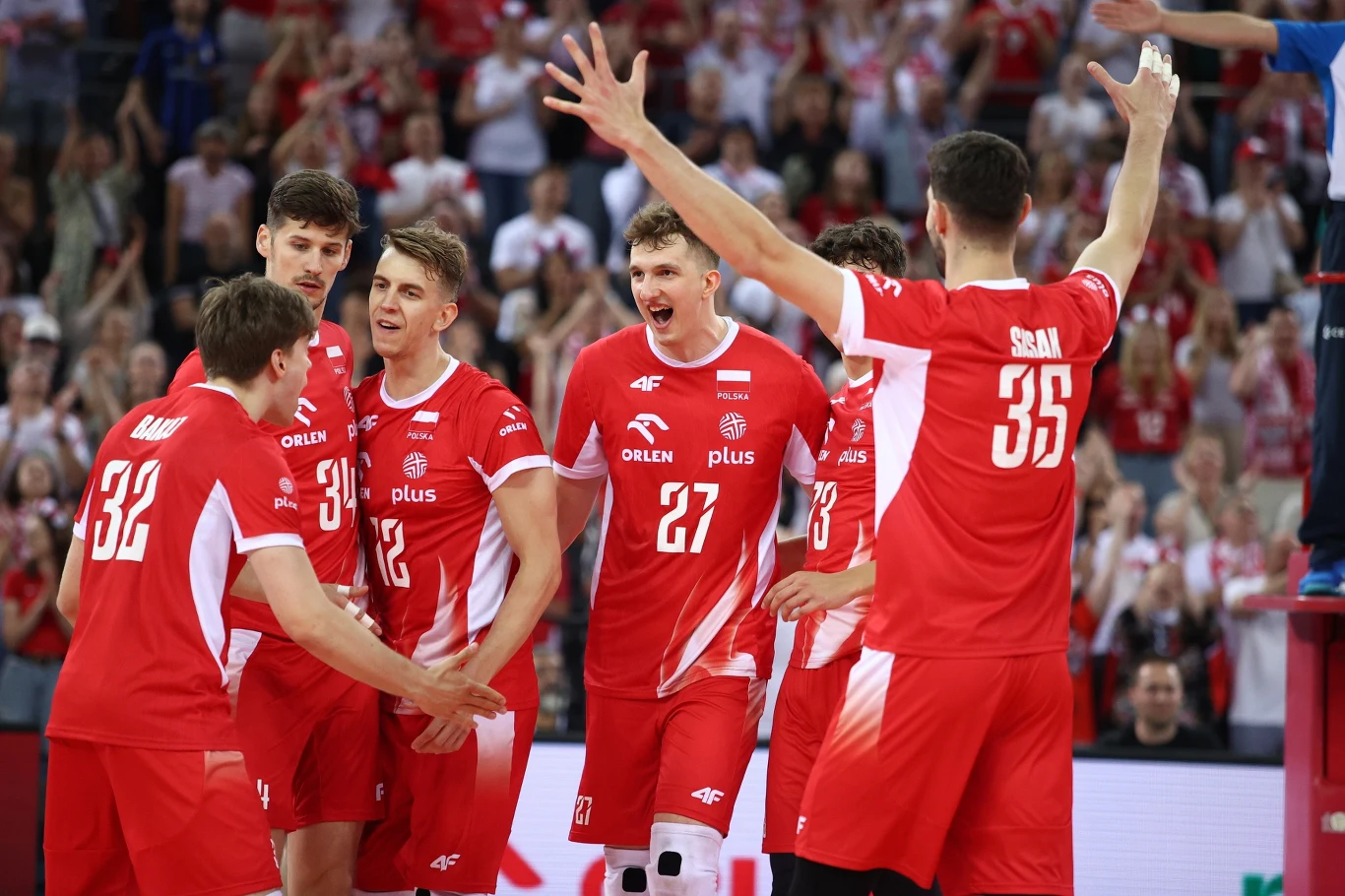 Siatkarze reprezentacji Polski, z lewej Marcel Bakaj