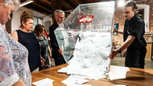 Zgodnie z wynikami exit pool frekwencja w II turze wyborów prezydenckich wyniosła 72,8 proc.