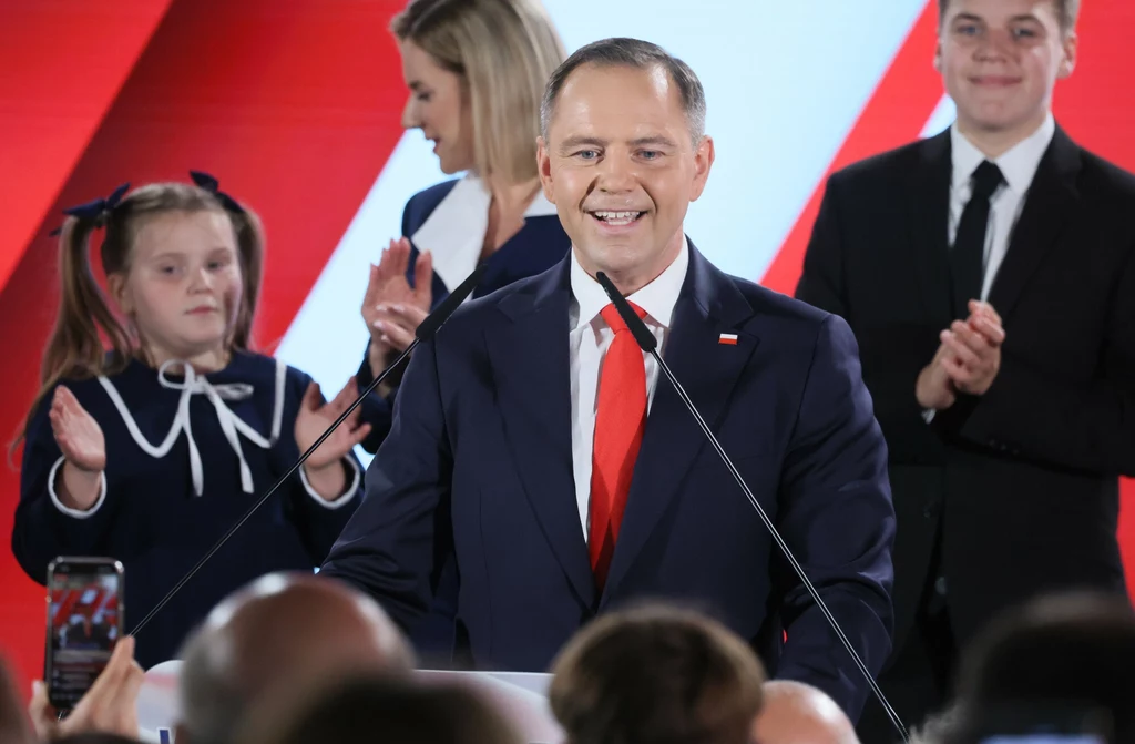 Karol Nawrocki podczas wieczoru wyborczego