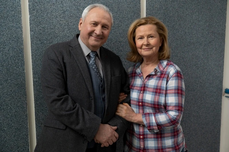 Jerzy (Andrzej Grabarczyk) wybiera się po Elżbietę (Barbara Bursztynowicz) do Grecji Jerzy (Andrzej Grabarczyk) wybiera się po Elżbietę (Barbara Bursztynowicz) do Grecji
