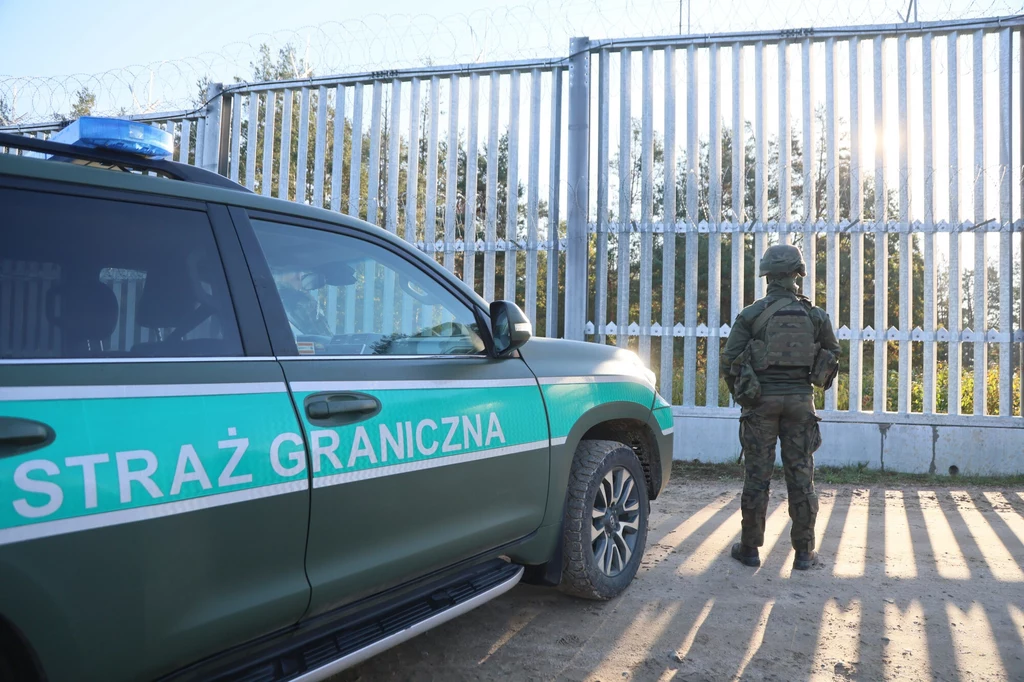 Na granicy z Białorusią w weekend odnotowano ponad 400 prób nielegalnego przekroczenia granicy Na granicy z Białorusią w weekend odnotowano ponad 400 prób nielegalnego przekroczenia granicy