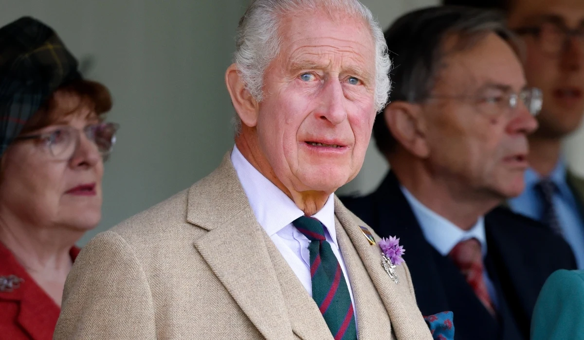 Król Karol III Król Karol III