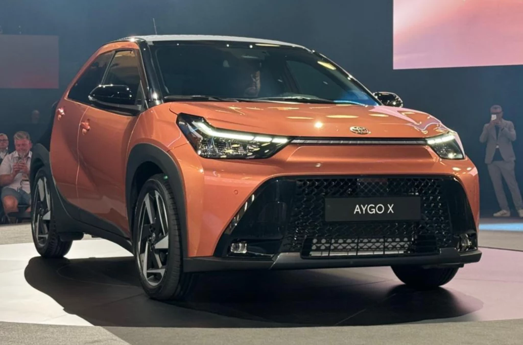 Toyota Aygo X zyskuje zelektryfikowany napęd. To pierwsza pełna hybryda w swoim segmencie. Toyota Aygo X zyskuje zelektryfikowany napęd. To pierwsza pełna hybryda w swoim segmencie.